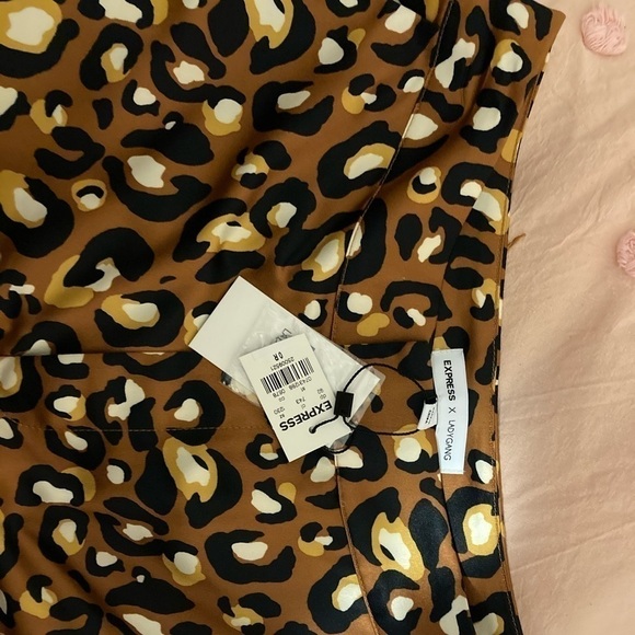 Express LadyGang High Waisted Leopard Satin Wide Leg flare pants - Picture 2 of 3